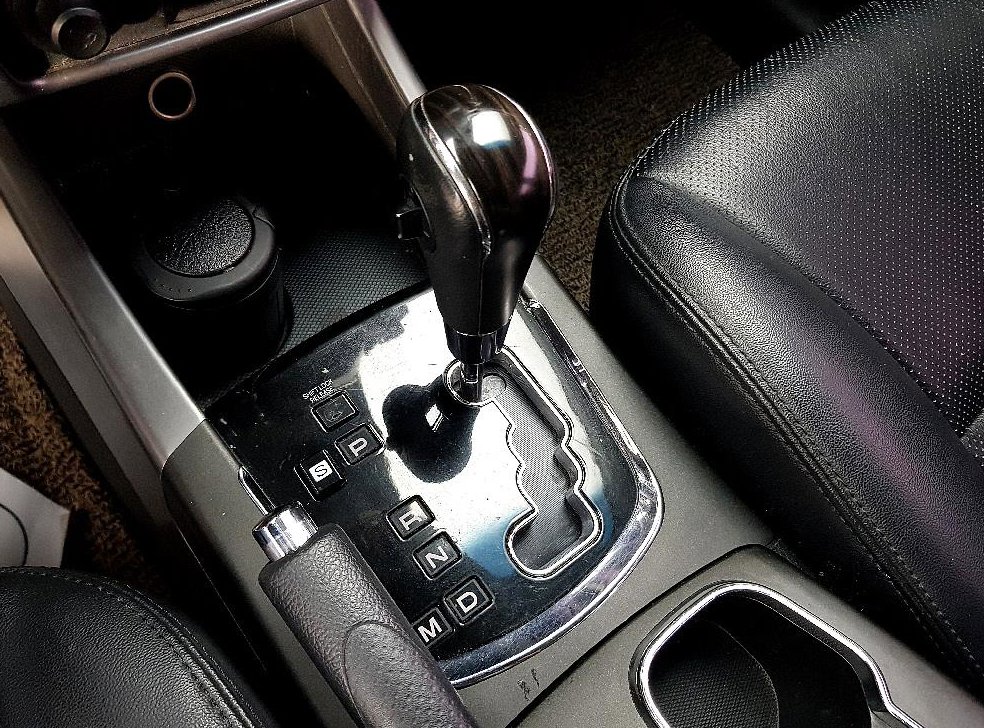 KG모빌리티(쌍용)  코란도 2WD 2.0 CVT 사진 15