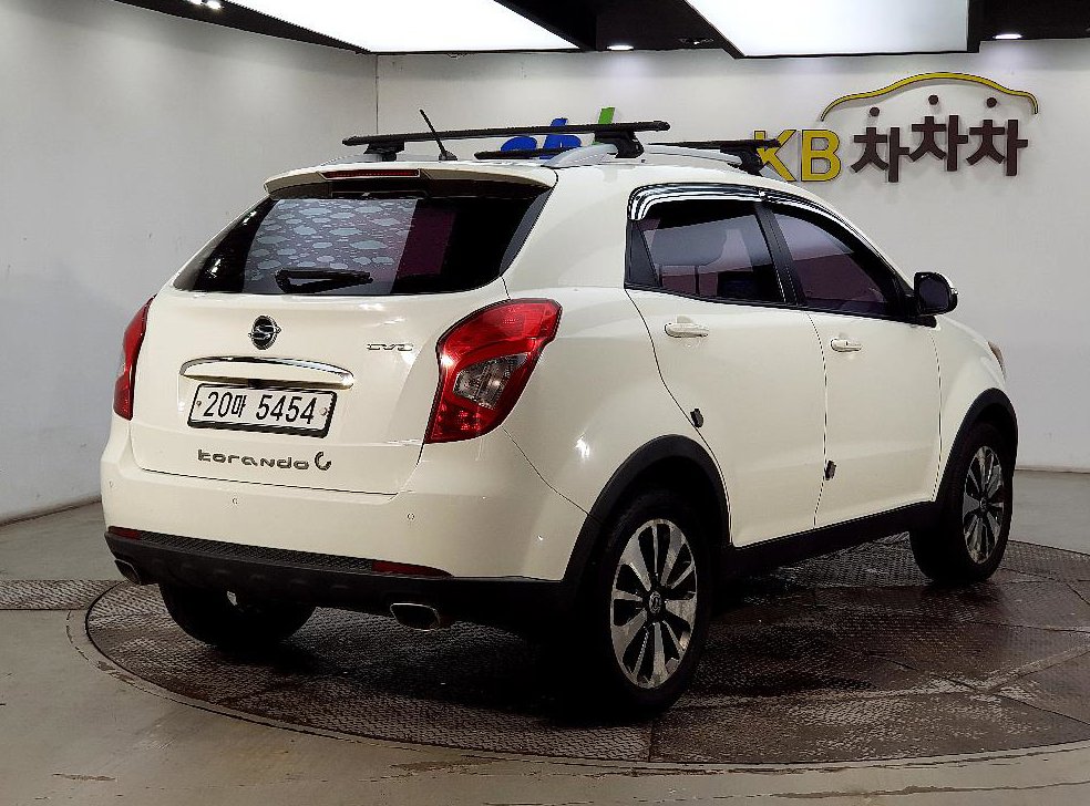 KG모빌리티(쌍용)  코란도 2WD 2.0 CVT 사진 4