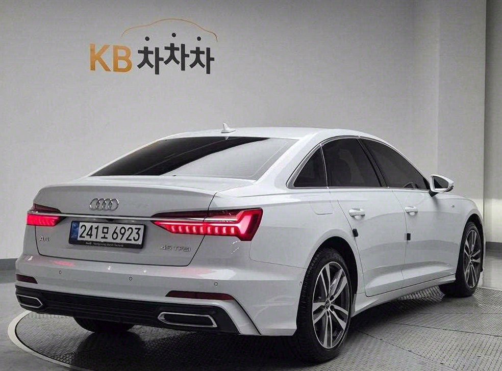 아우디 A6 45 TFSI 프리미엄 사진 3