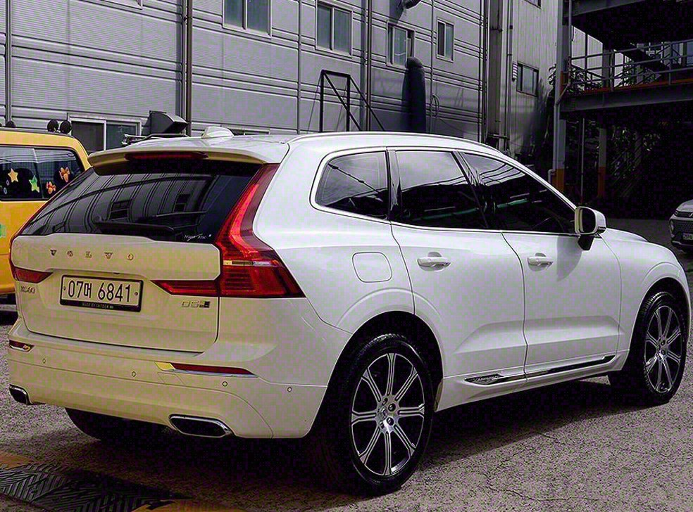 볼보 XC60 D5 AWD 인스크립션 사진 4