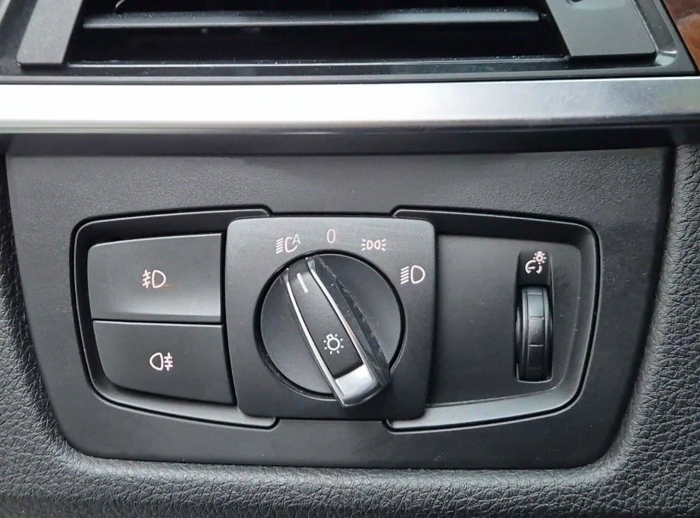 BMW 3시리즈 320i 사진 18