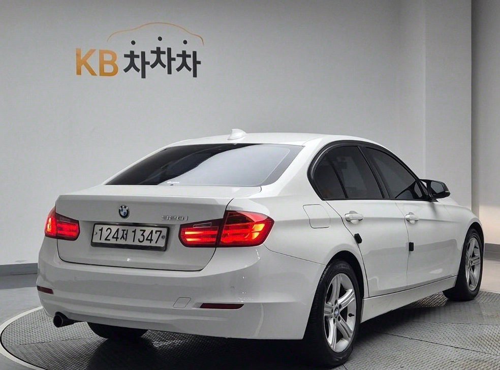 BMW 3시리즈 320i 사진 3
