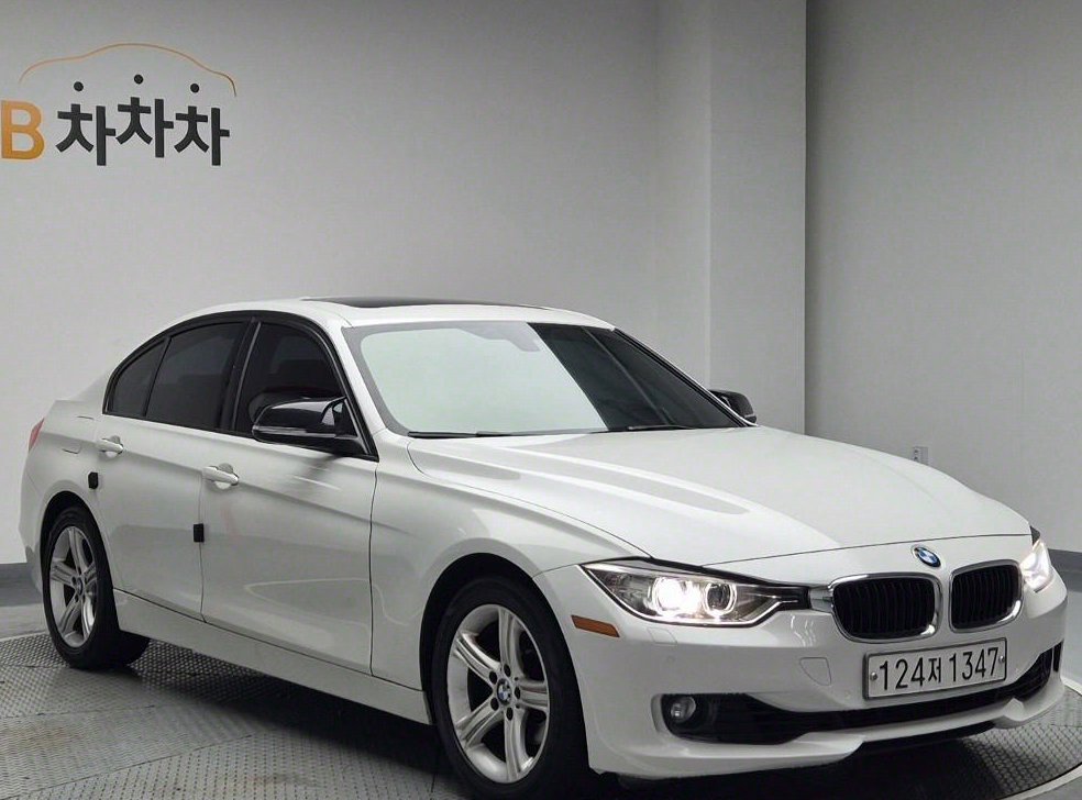 BMW 3시리즈 320i 사진 4