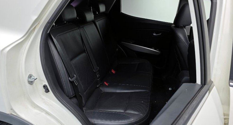 KG모빌리티(쌍용)  티볼리 가솔린 2WD 1.6 LX 사진 12