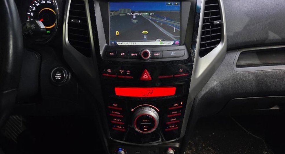 KG모빌리티(쌍용)  티볼리 가솔린 2WD 1.6 LX 사진 14