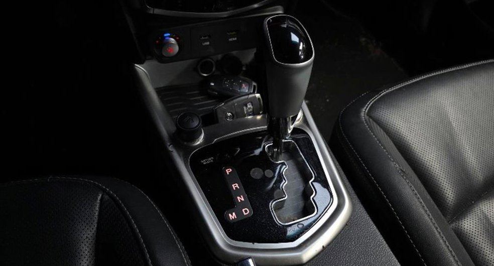 KG모빌리티(쌍용)  티볼리 가솔린 2WD 1.6 LX 사진 9