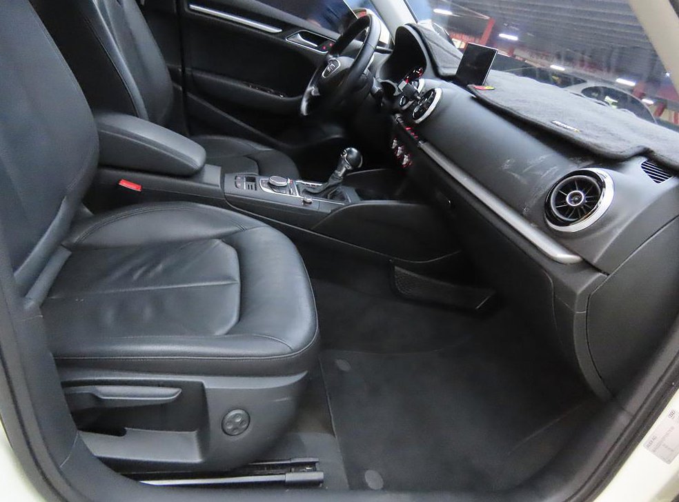 아우디 A3 25 TDI 다이나믹 사진 13