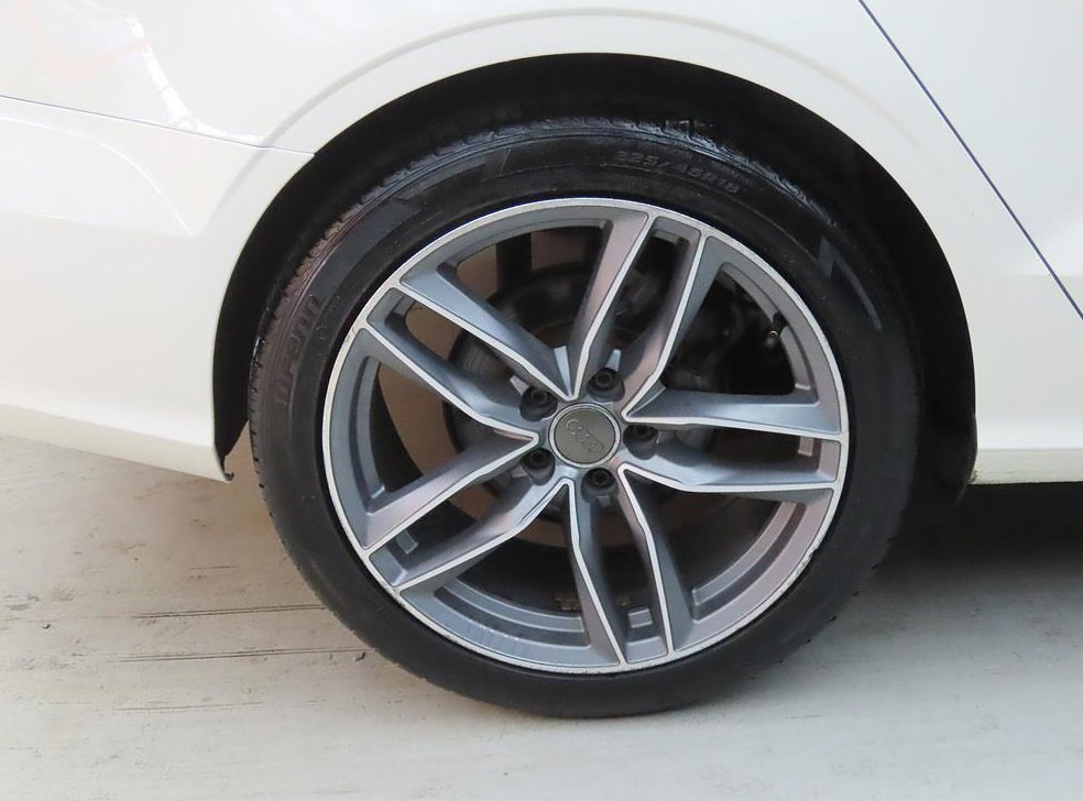 아우디 A3 25 TDI 다이나믹 사진 18