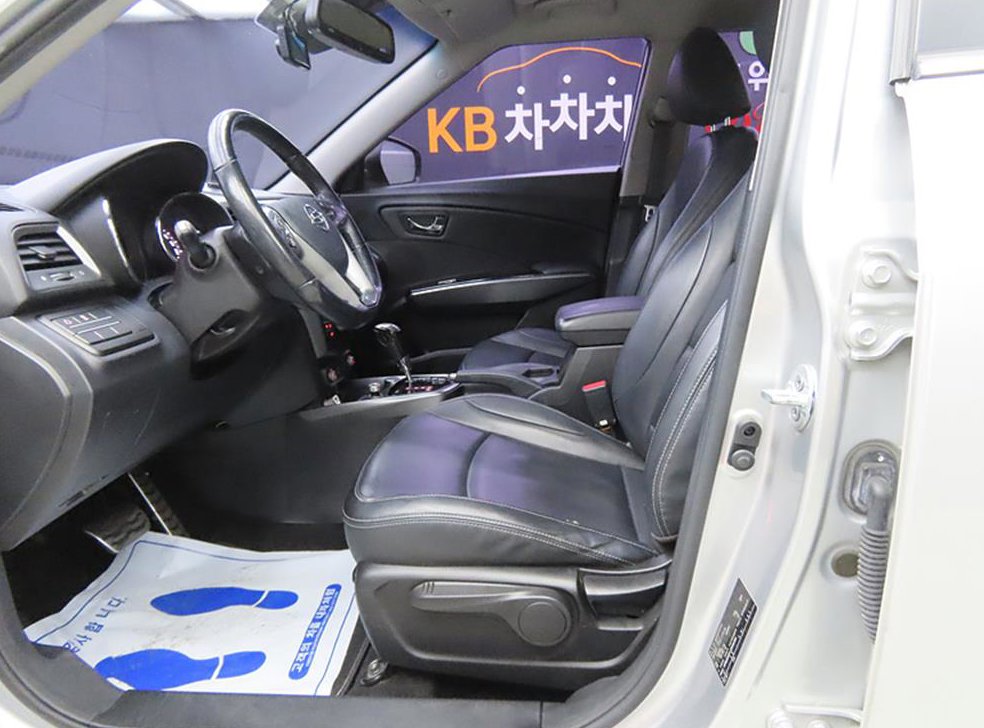 KG모빌리티(쌍용)  티볼리 2WD 디젤 VX 사진 5