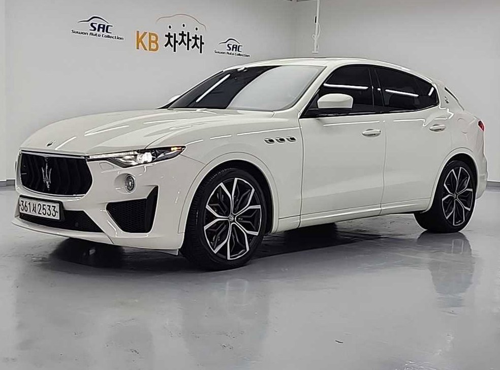 마세라티 르반떼 3.8 GTS AWD