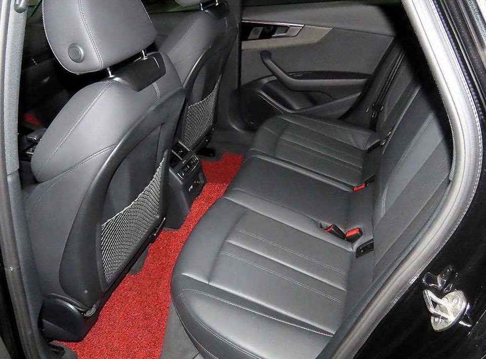 아우디 A4 40 TFSI 프리미엄 사진 7
