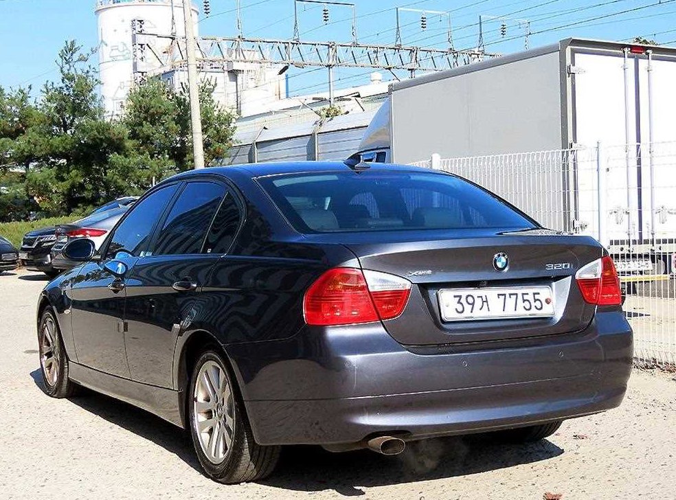 BMW 3시리즈 320i 세단 사진 3