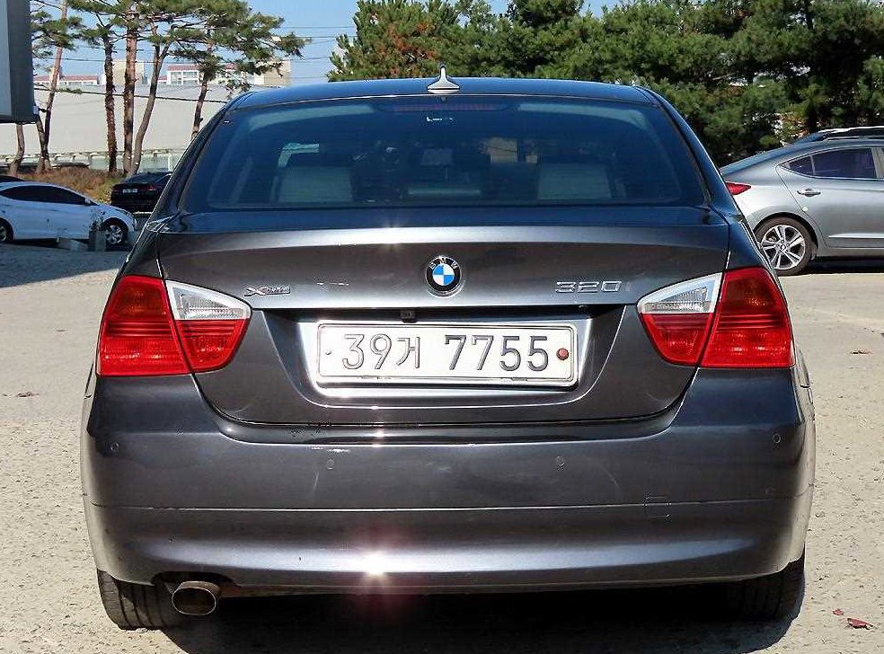 BMW 3시리즈 320i 세단 사진 4