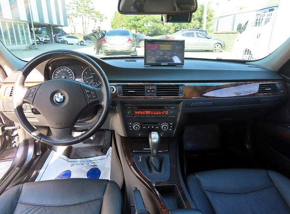 BMW 3시리즈 320i 세단 사진 7