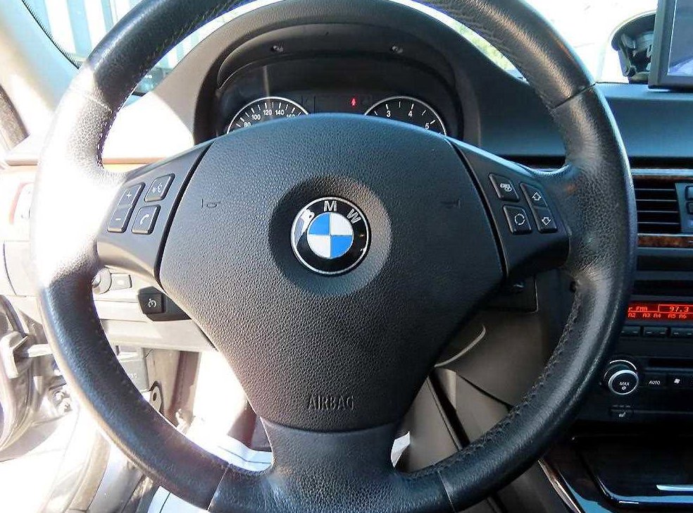 BMW 3시리즈 320i 세단 사진 8