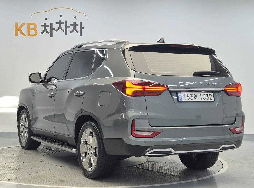 KG모빌리티(쌍용)  렉스턴 디젤 2.2 4WD 프레스티지 사진 2