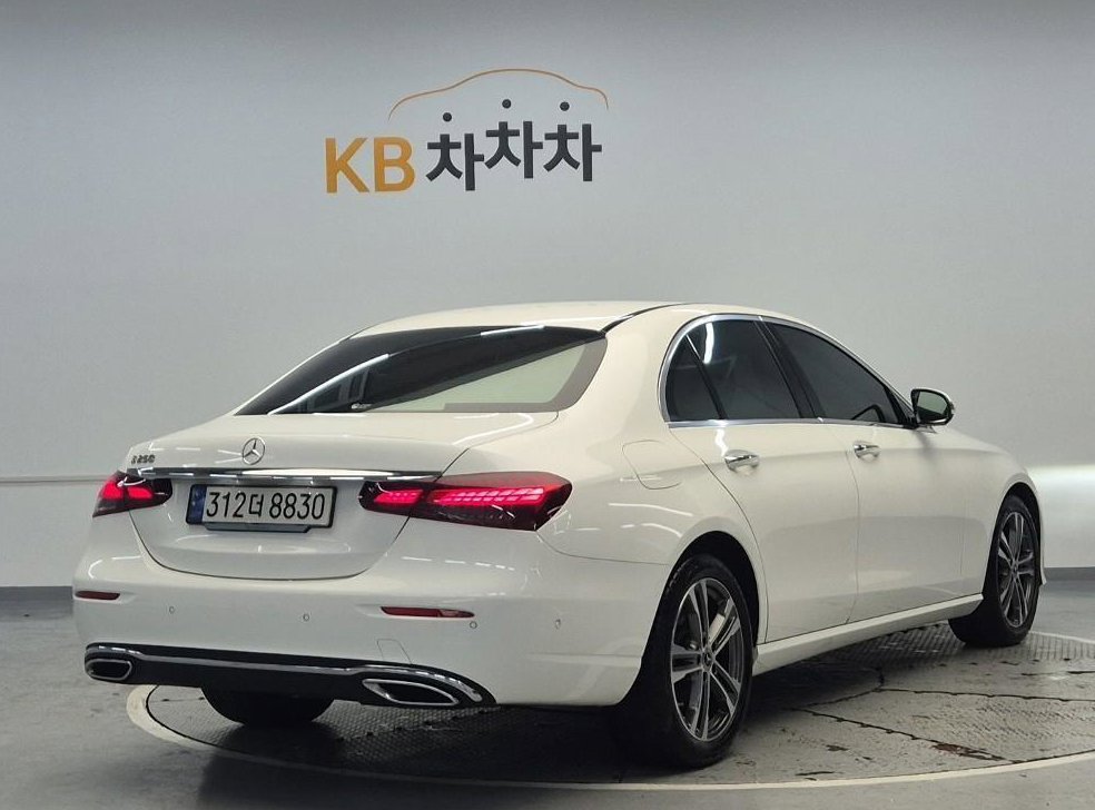 벤츠 E 클래스 E250 아방가르드 사진 3