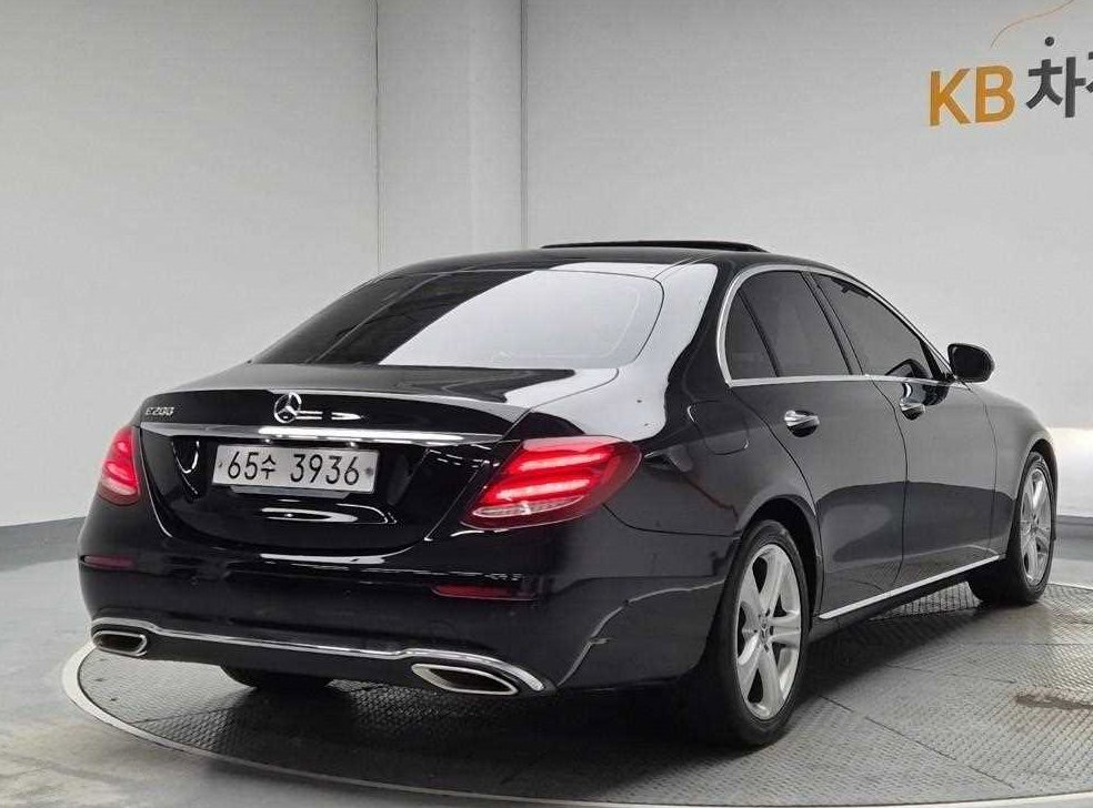 벤츠 E 클래스 E200 아방가르드 사진 3