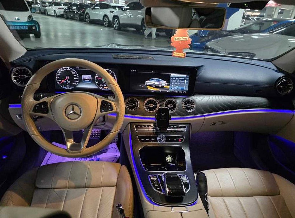 벤츠 E 클래스 E220d 쿠페