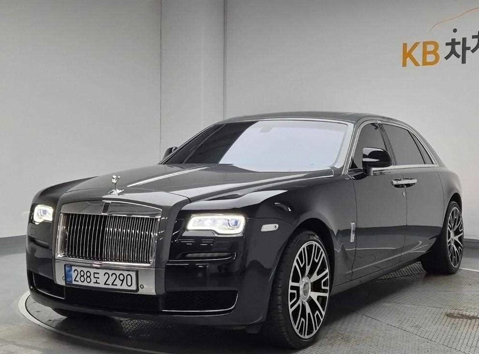 롤스로이스 고스트 6.6 V12 EWB