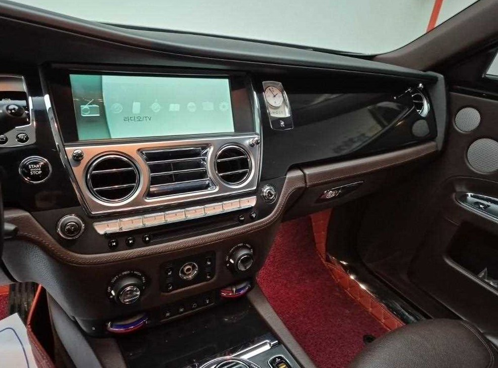 롤스로이스 고스트 6.6 V12 EWB 사진 10