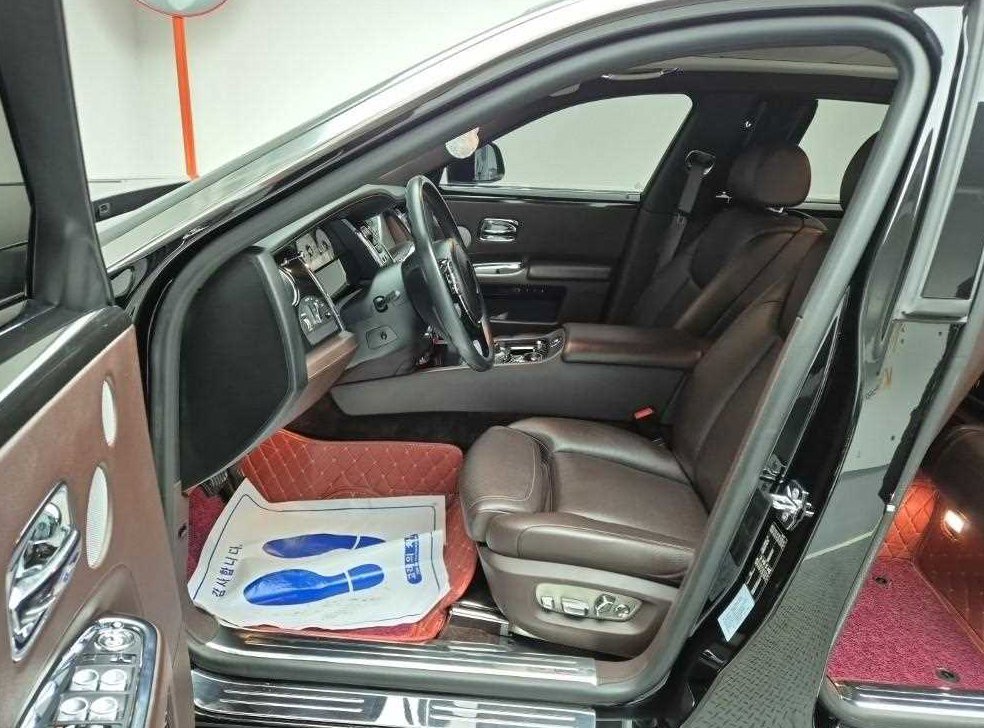 롤스로이스 고스트 6.6 V12 EWB 사진 11