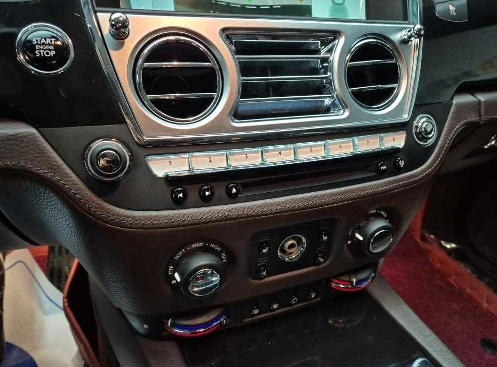 롤스로이스 고스트 6.6 V12 EWB 사진 18