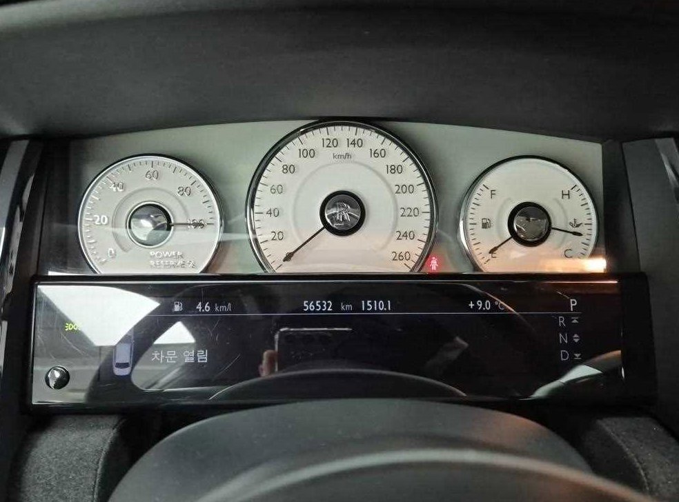 롤스로이스 고스트 6.6 V12 EWB 사진 6