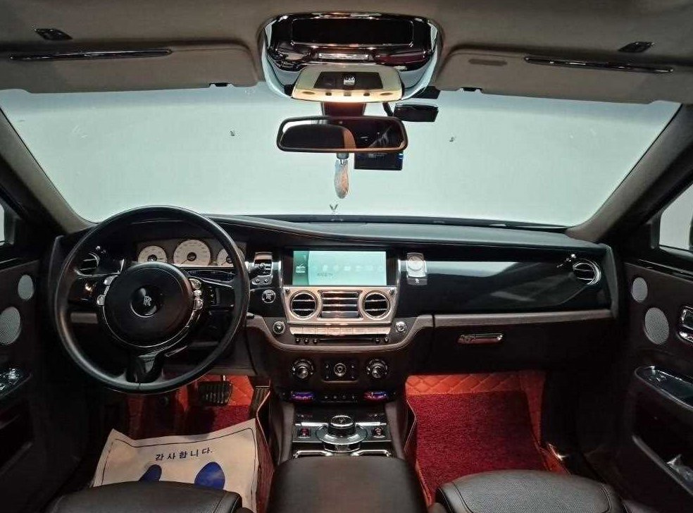 롤스로이스 고스트 6.6 V12 EWB 사진 7
