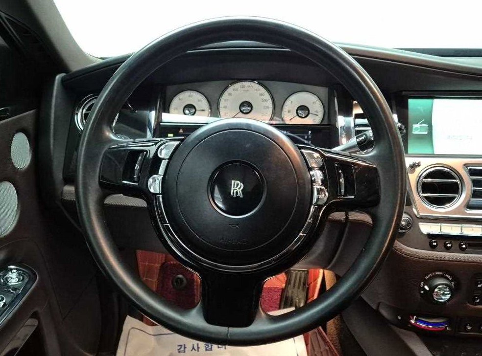 롤스로이스 고스트 6.6 V12 EWB 사진 9