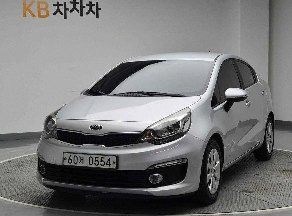 기아 프라이드 4DR 1.4 MPI 트렌디