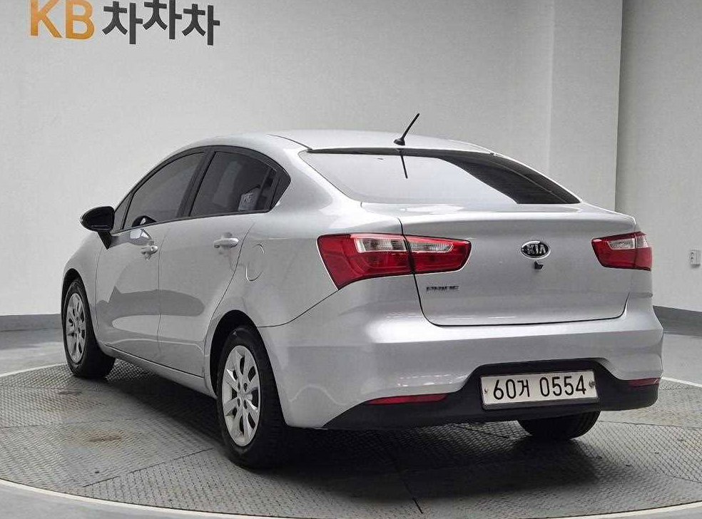 기아 프라이드 4DR 1.4 MPI 트렌디 사진 2