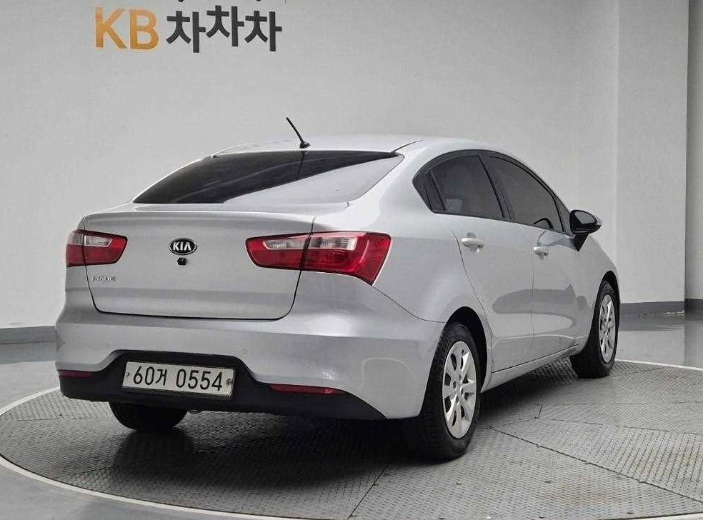기아 프라이드 4DR 1.4 MPI 트렌디 사진 3