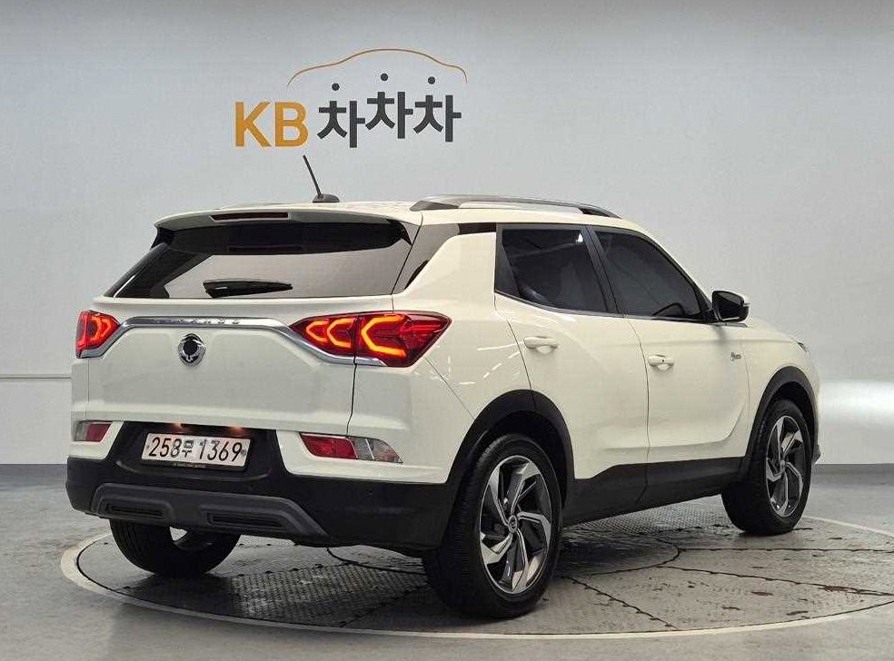 KG모빌리티(쌍용)  코란도 2WD 가솔린 1.5 C5 플러스 사진 3