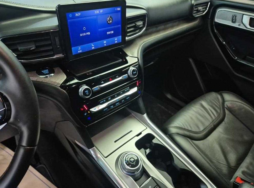 포드 익스플로러 3.0 AWD 플래티넘 사진 10