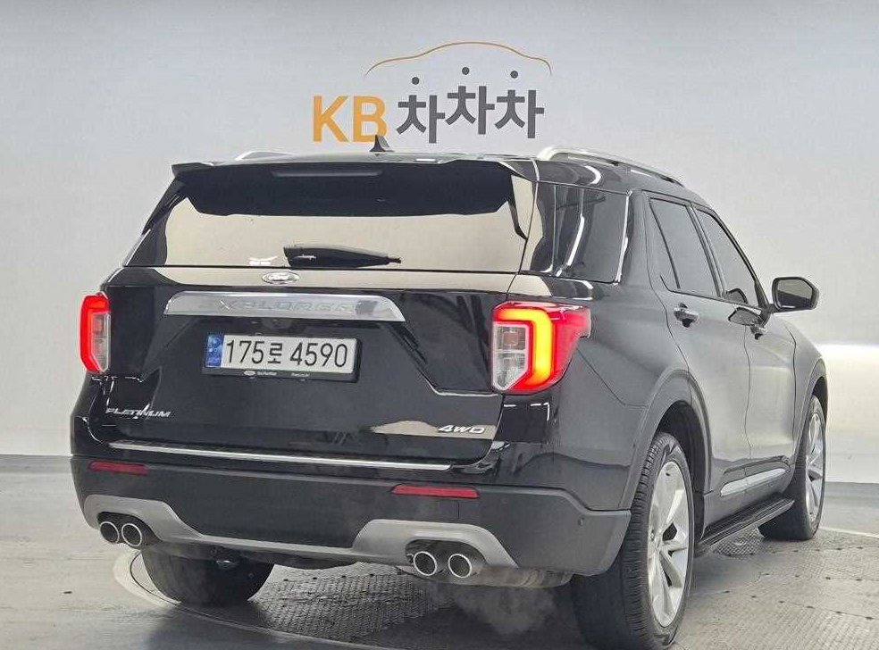 포드 익스플로러 3.0 AWD 플래티넘 사진 3