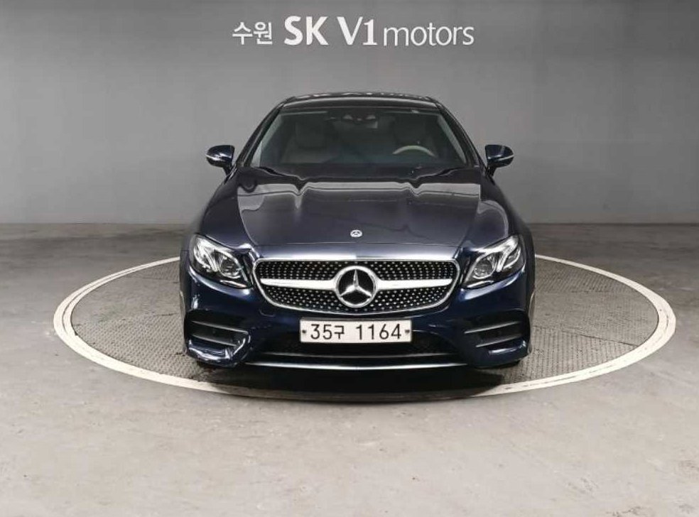 벤츠 E 클래스 E220d 쿠페 사진 2