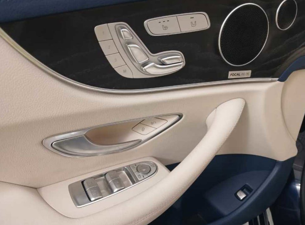 벤츠 E 클래스 E220d 쿠페 사진 9