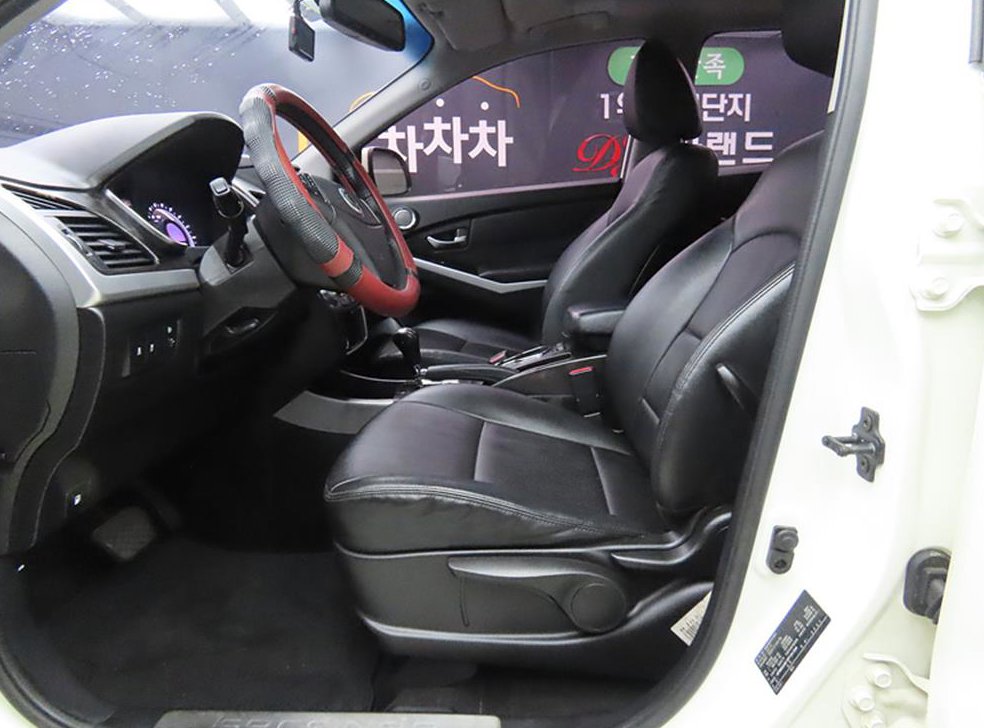 KG모빌리티(쌍용)  코란도 2WD 2.0 어드벤처 사진 5