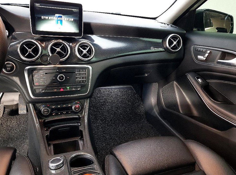 벤츠 GLA 클래스 GLA200 D 사진 10