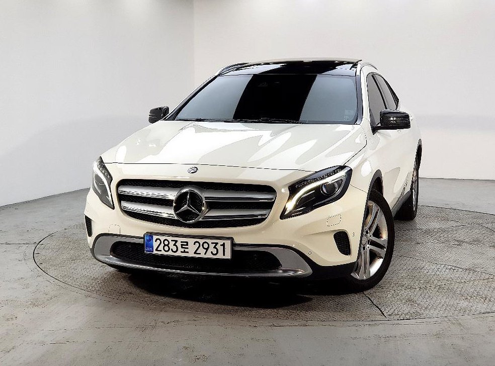 벤츠 GLA 클래스 GLA200 D 사진 2