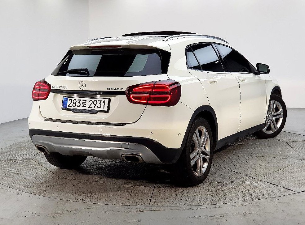벤츠 GLA 클래스 GLA200 D 사진 4