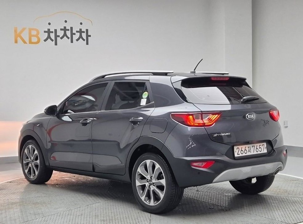 기아 스토닉 가솔린 1.4 트렌디 사진 2