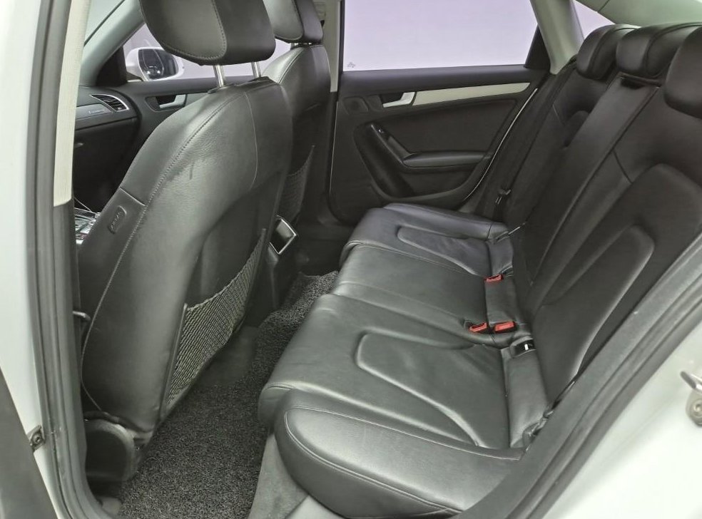아우디 A4 2.0 TDI 콰트로 사진 12
