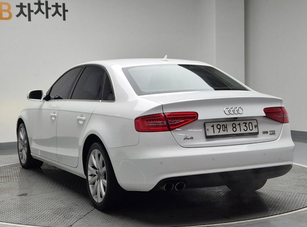 아우디 A4 2.0 TDI 콰트로 사진 2