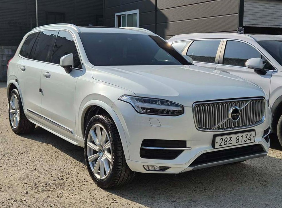 볼보 XC90 2.0 D5 AWD
