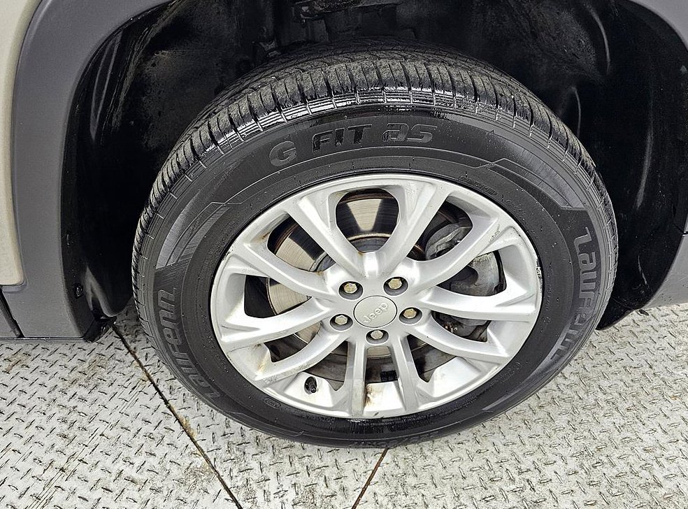 지프 체로키 2.4 론지튜드 AWD 사진 20