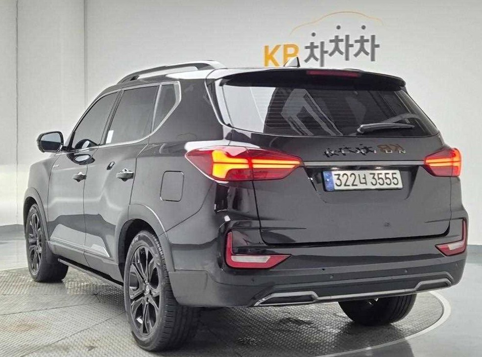 KG모빌리티(쌍용)  렉스턴 디젤 2.2 4WD 더 블랙 사진 2