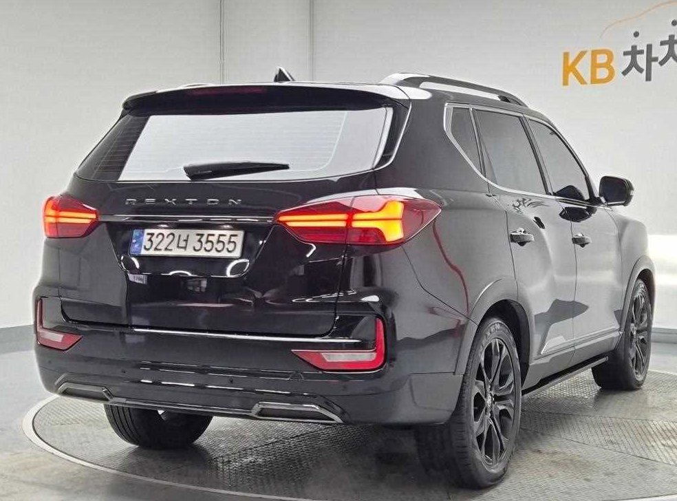 KG모빌리티(쌍용)  렉스턴 디젤 2.2 4WD 더 블랙 사진 3
