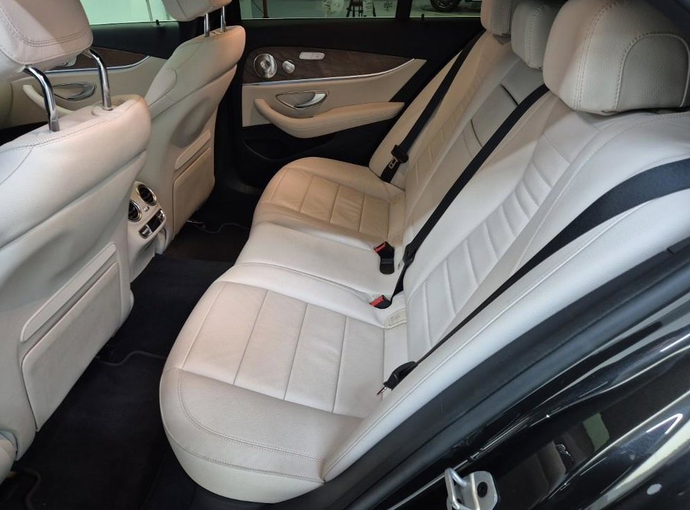 벤츠 E 클래스 E300e 4MATIC 익스클루시브 사진 12